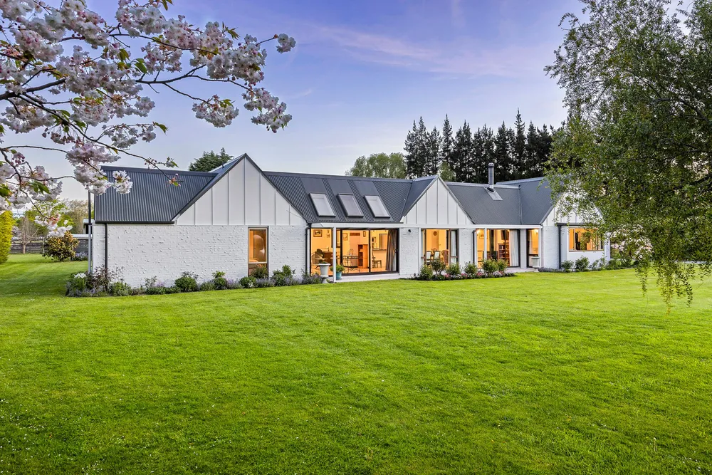 Photos of 394 Heywards Road