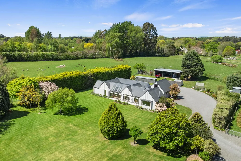 Photos of 394 Heywards Road