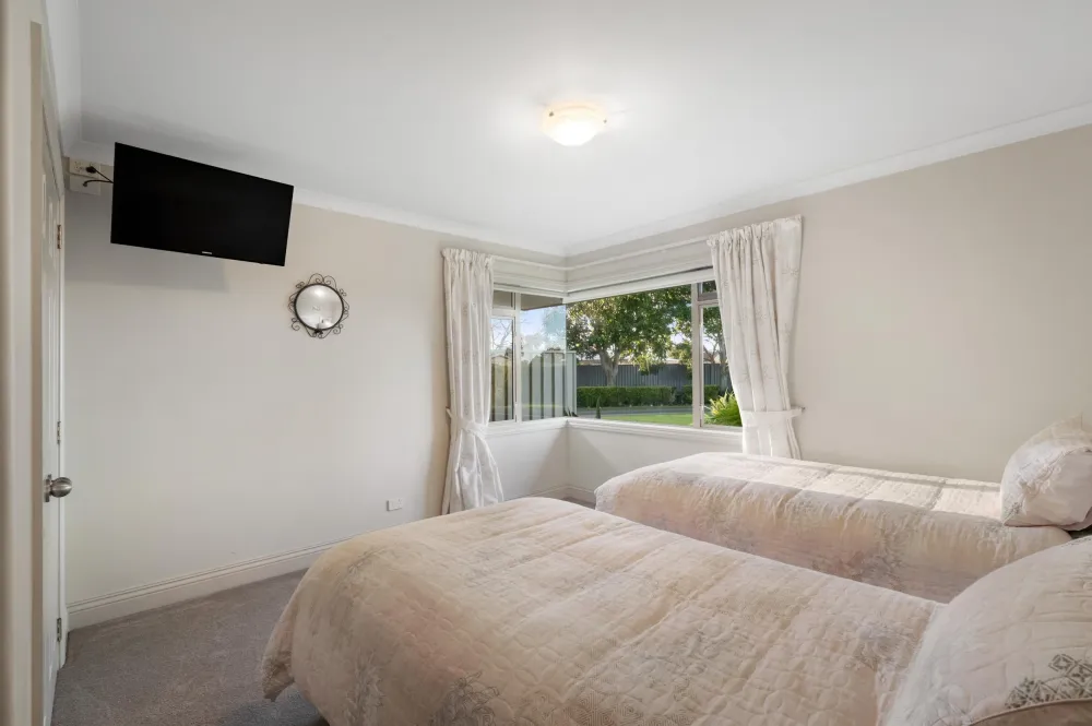 Photos of 100A Park Road