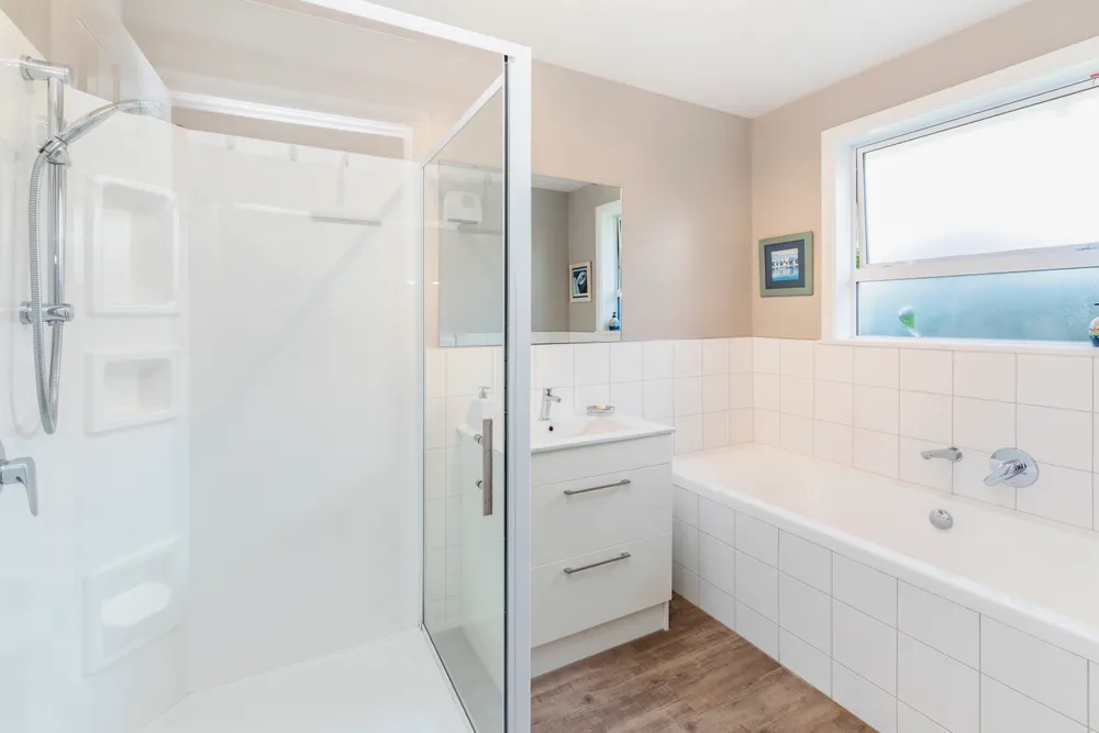 Photos of 13 Alderson Avenue