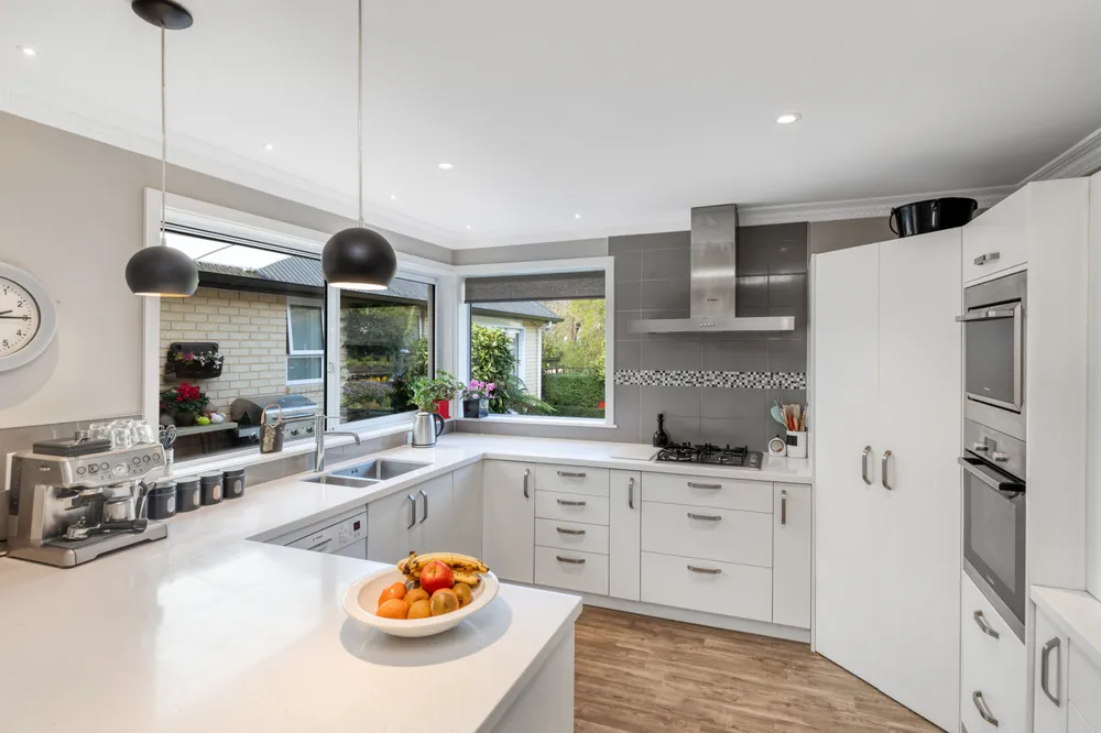 Photos of 13 Alderson Avenue