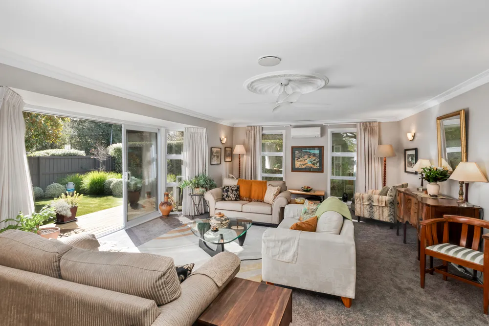 Photos of 13 Alderson Avenue