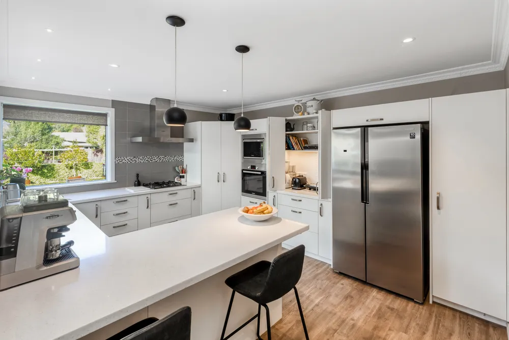 Photos of 13 Alderson Avenue