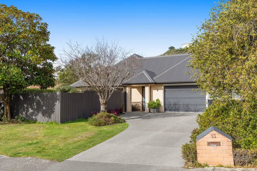 Photos of 13 Alderson Avenue