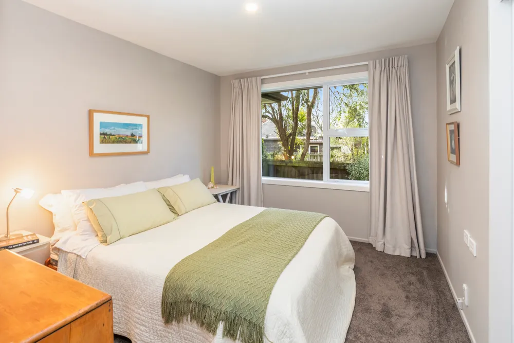 Photos of 13 Alderson Avenue