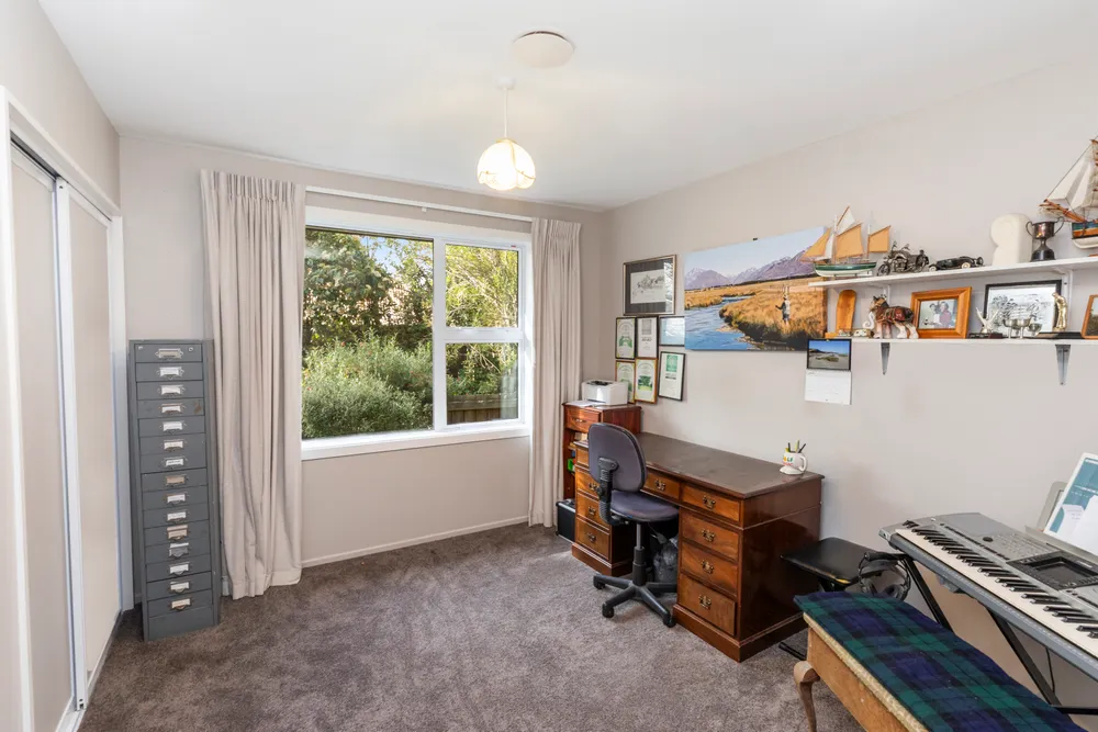 Photos of 13 Alderson Avenue