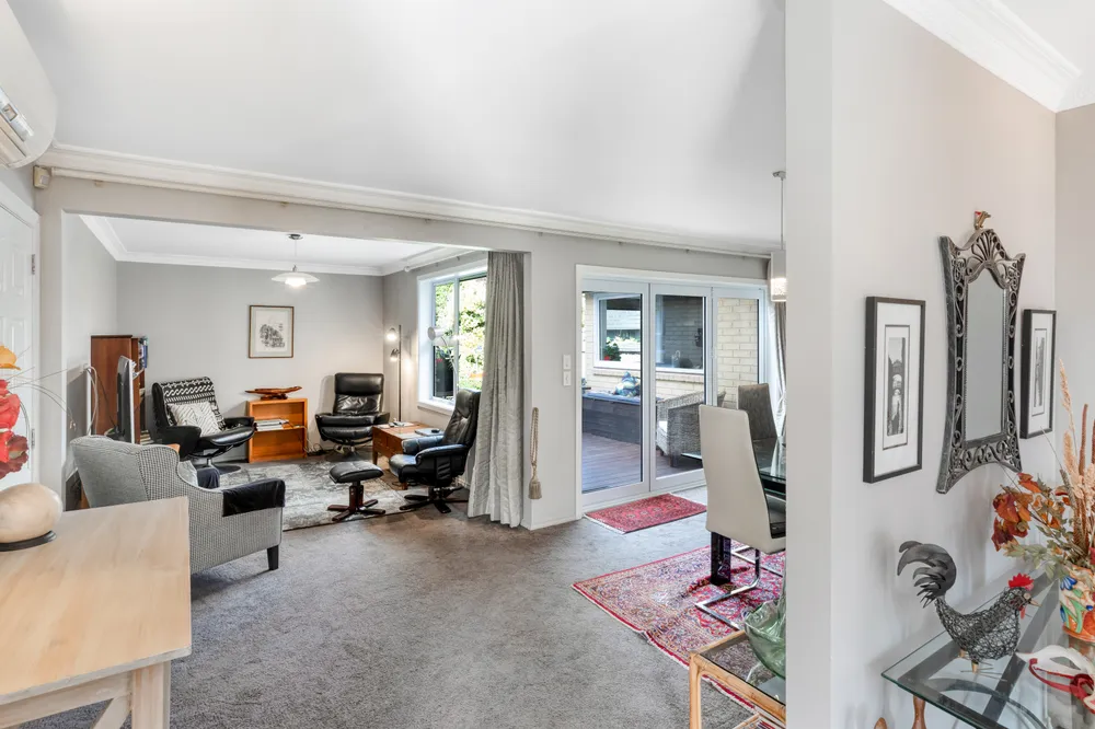 Photos of 13 Alderson Avenue
