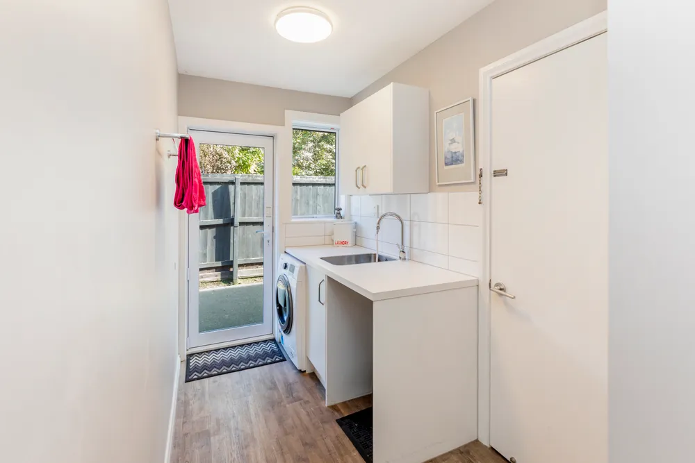 Photos of 13 Alderson Avenue