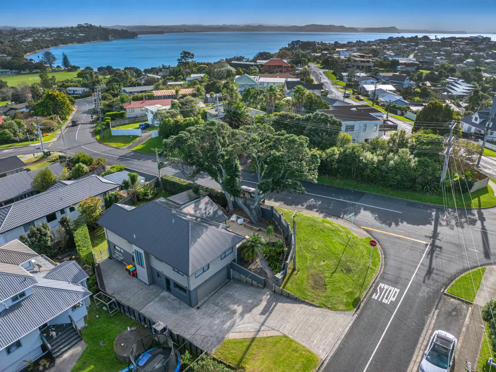 Photos of 108 Stanmore Bay Road