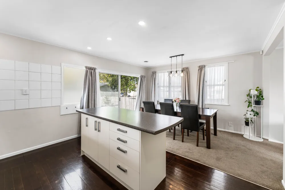 Photos of 4 Lyndon Place