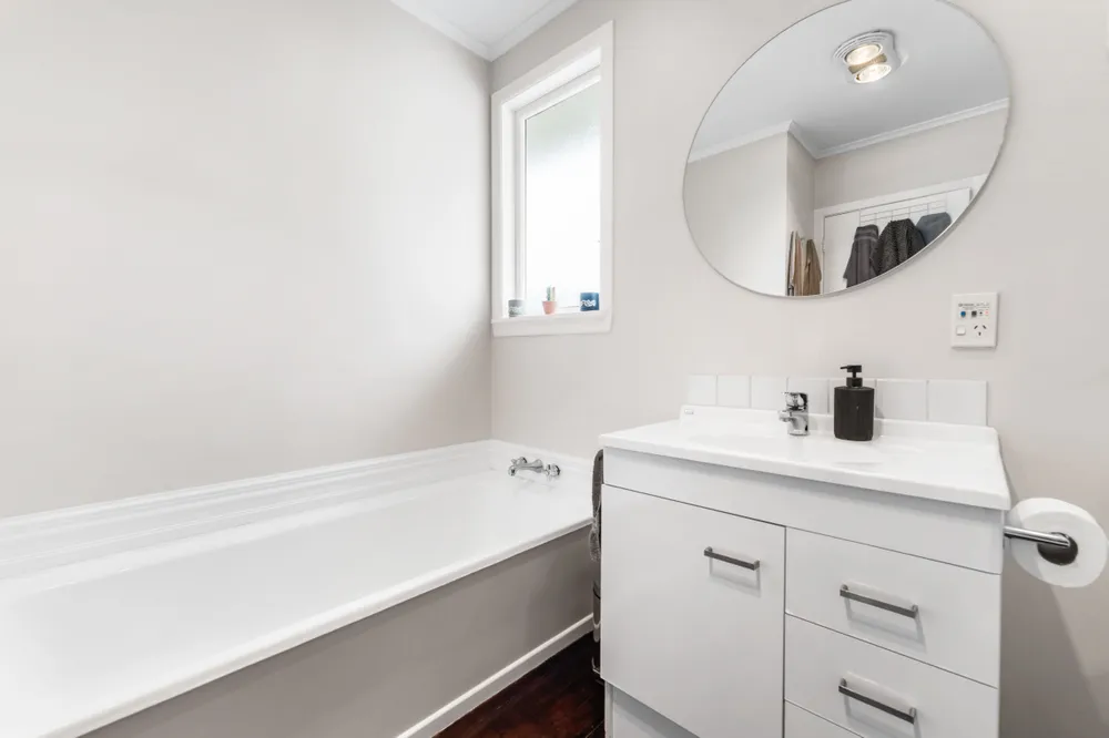 Photos of 4 Lyndon Place