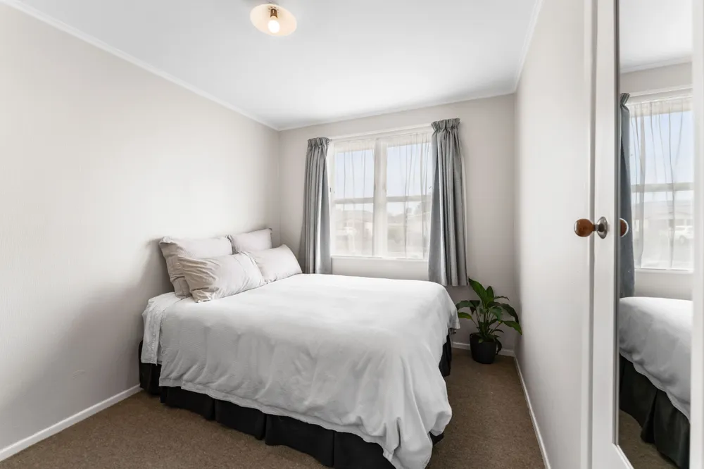 Photos of 4 Lyndon Place