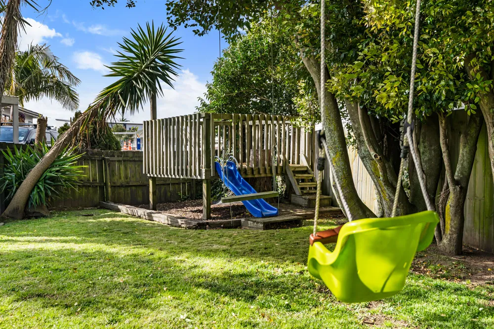 Photos of 4 Lyndon Place