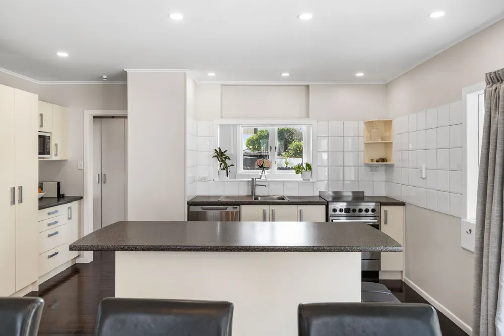 Photos of 4 Lyndon Place