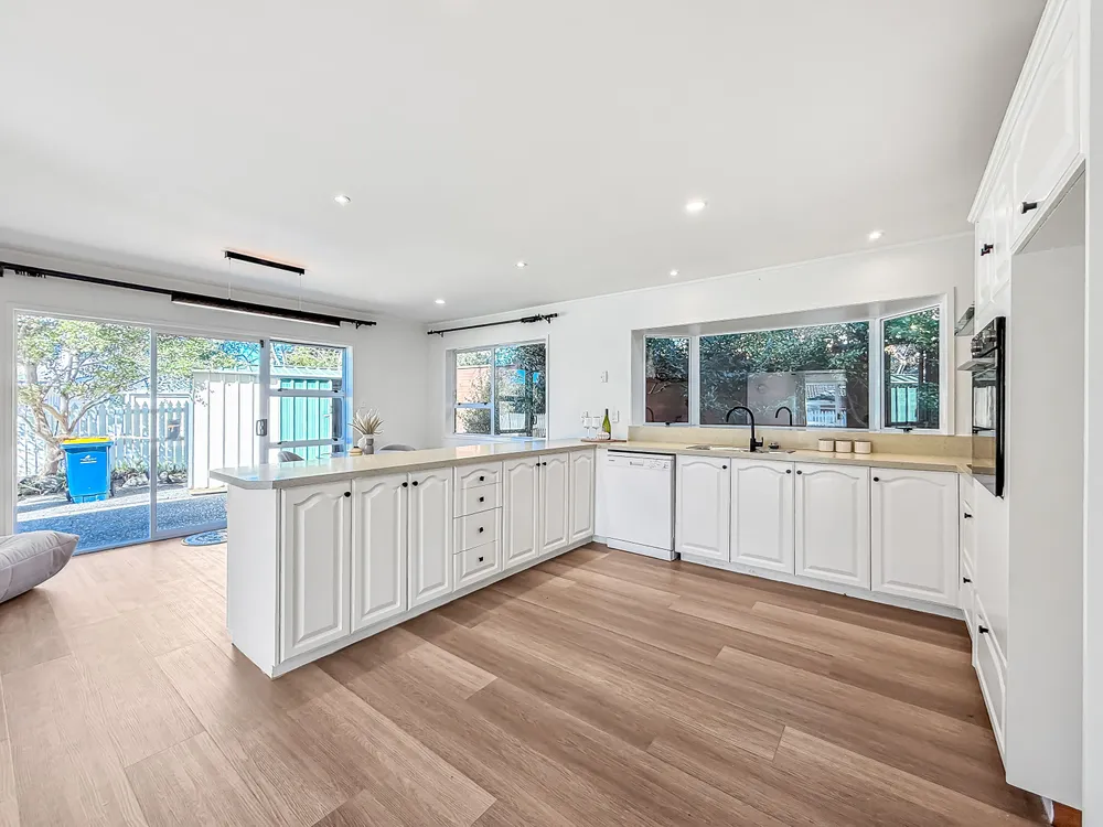 Photos of 10 Wiseley Road