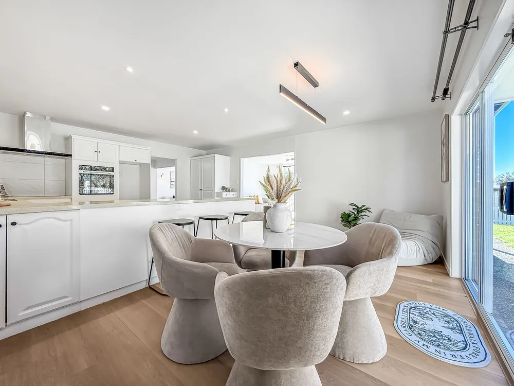Photos of 10 Wiseley Road