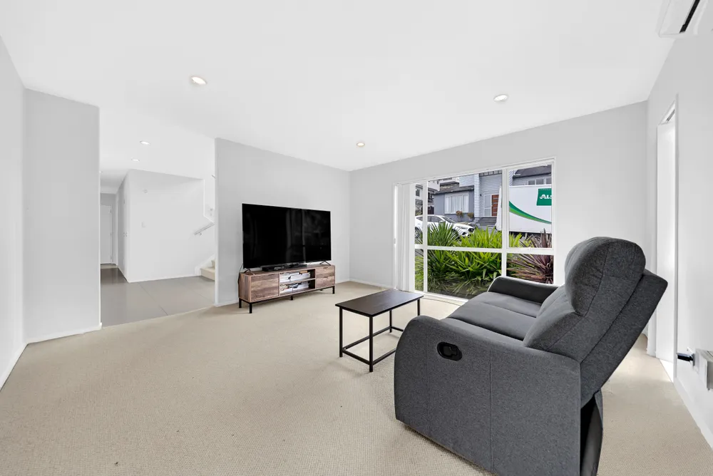 Photos of 16 Lucca Crescent
