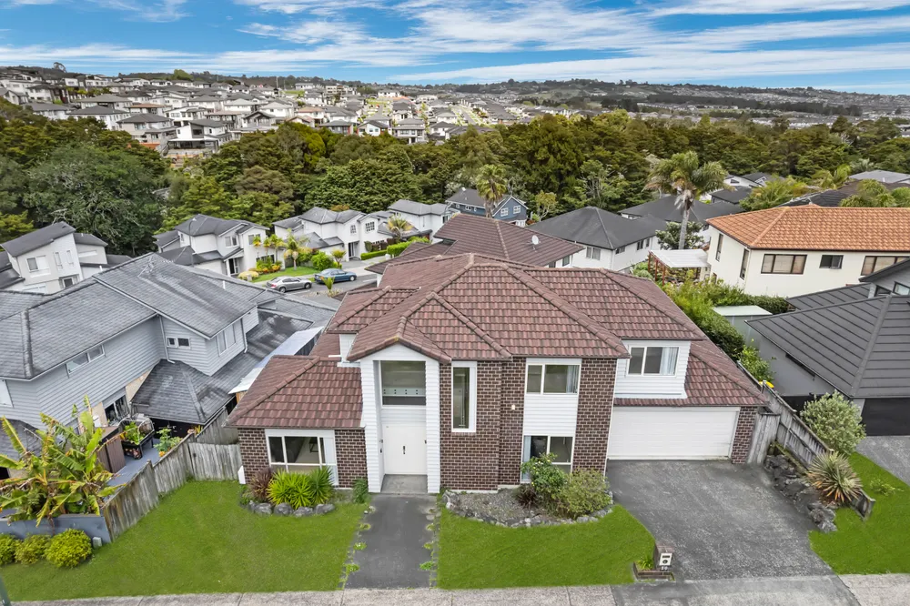 Photos of 16 Lucca Crescent