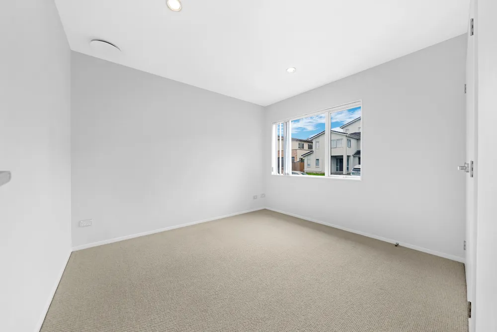Photos of 16 Lucca Crescent