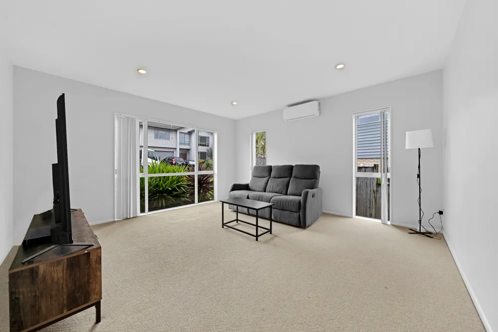 Photos of 16 Lucca Crescent