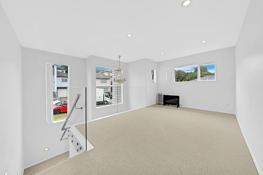 Photos of 16 Lucca Crescent