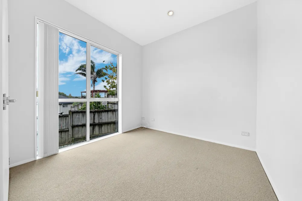 Photos of 16 Lucca Crescent