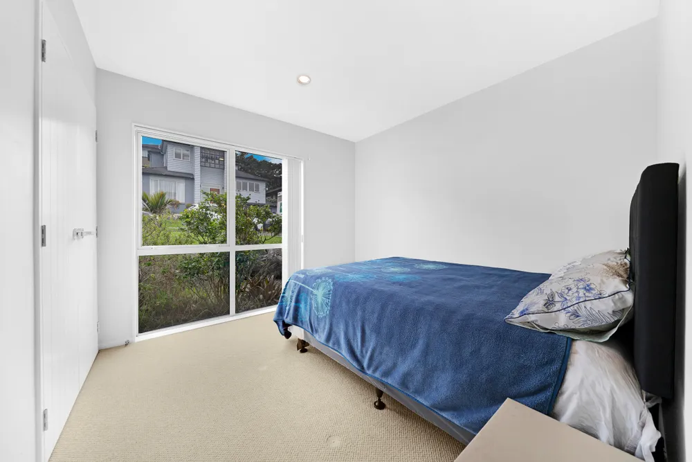 Photos of 16 Lucca Crescent