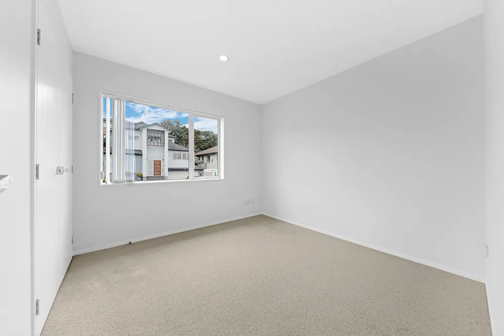 Photos of 16 Lucca Crescent