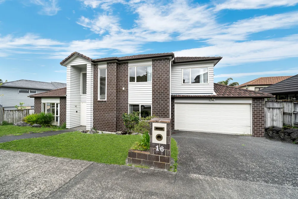 Photos of 16 Lucca Crescent