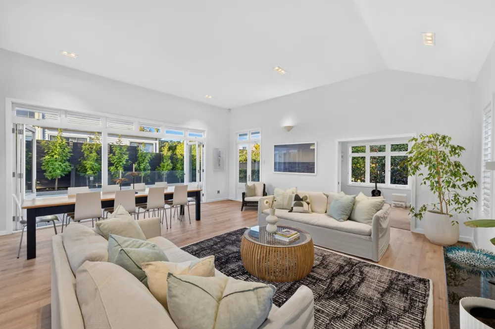 Photos of 10 Armadale Road
