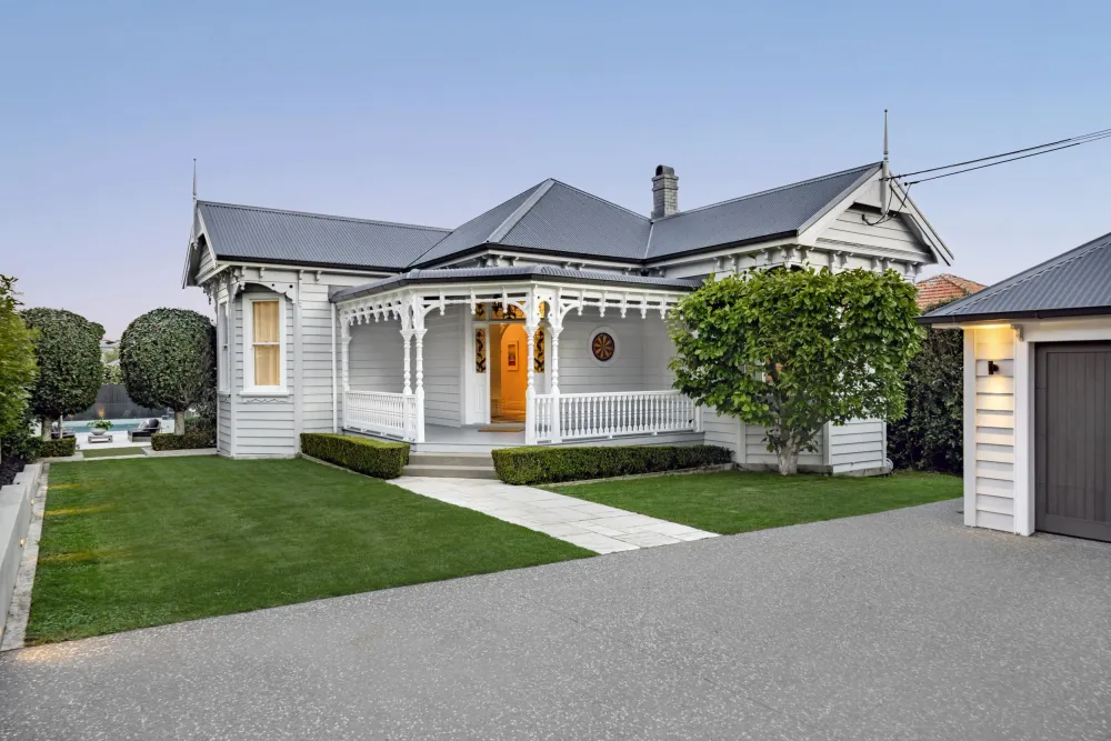Photos of 10 Armadale Road