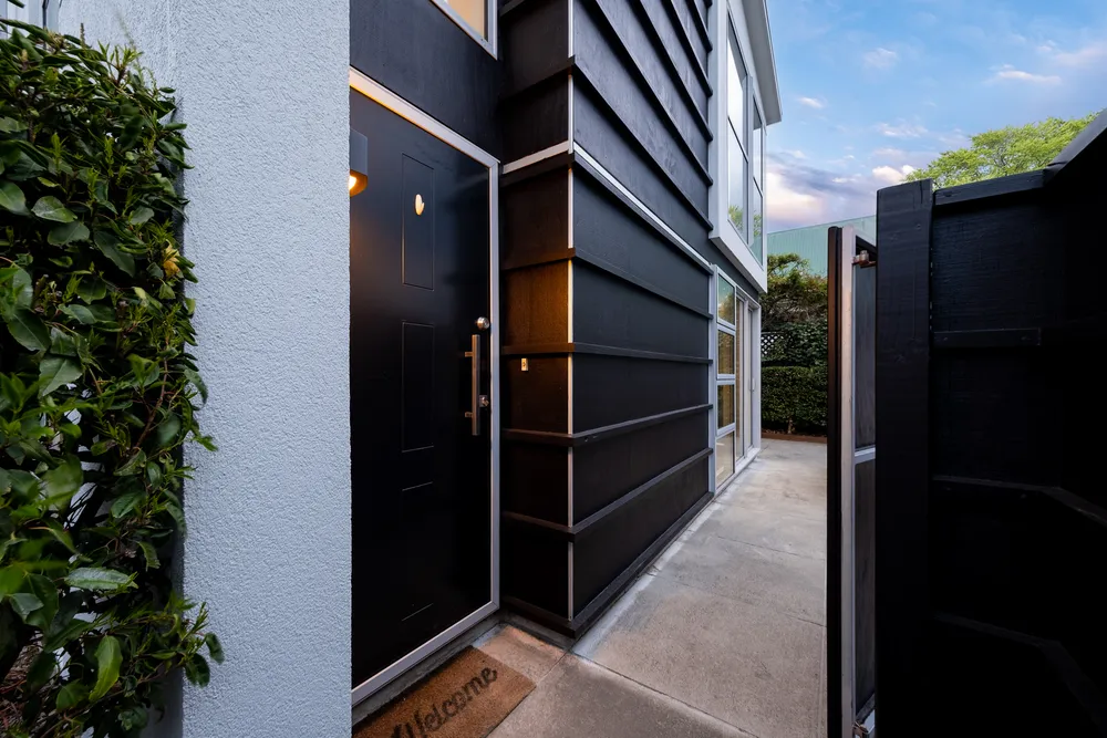 Photos of 128a Holly Road