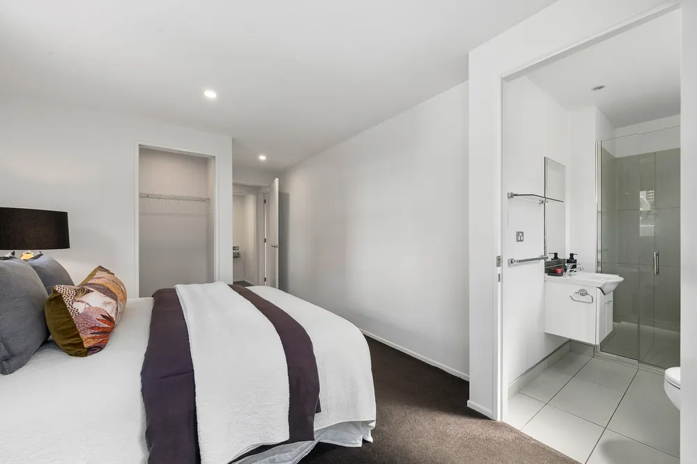 Photos of 128a Holly Road