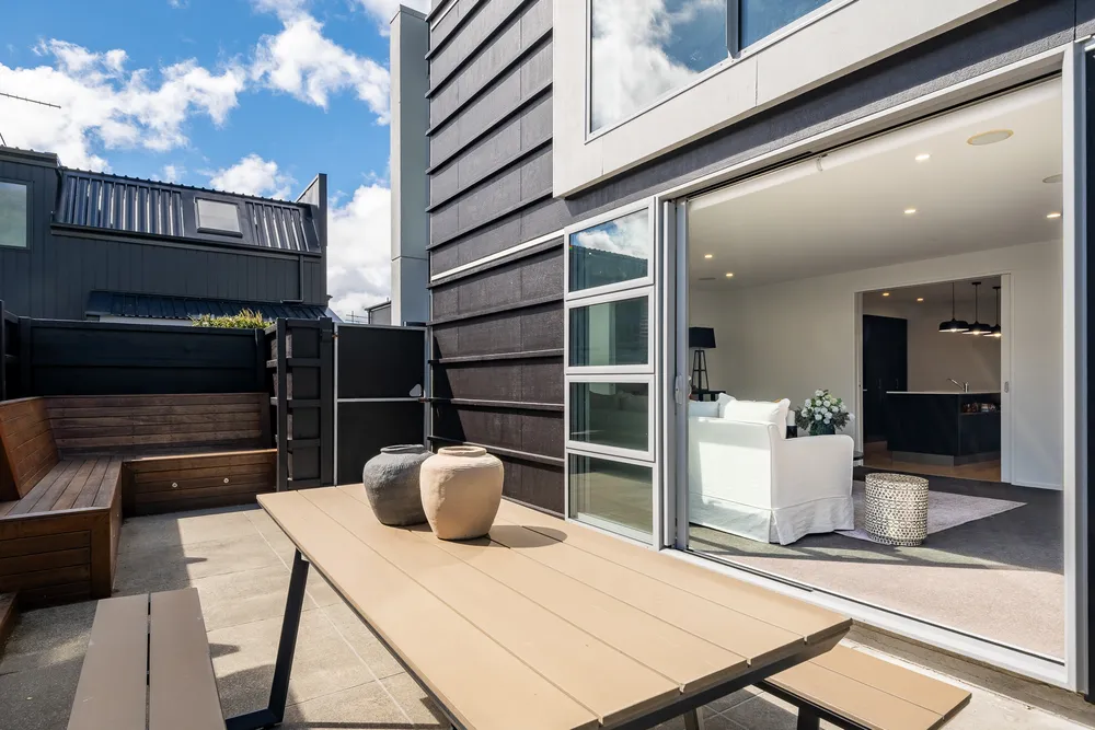 Photos of 128a Holly Road