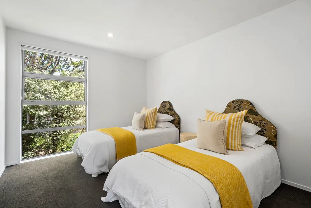 Photos of 128a Holly Road
