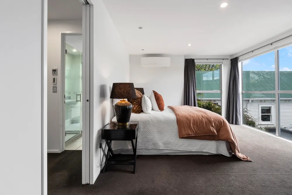 Photos of 128a Holly Road