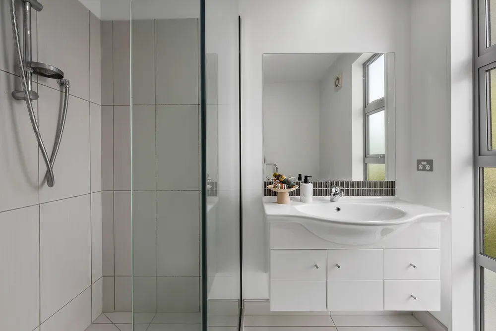 Photos of 128a Holly Road