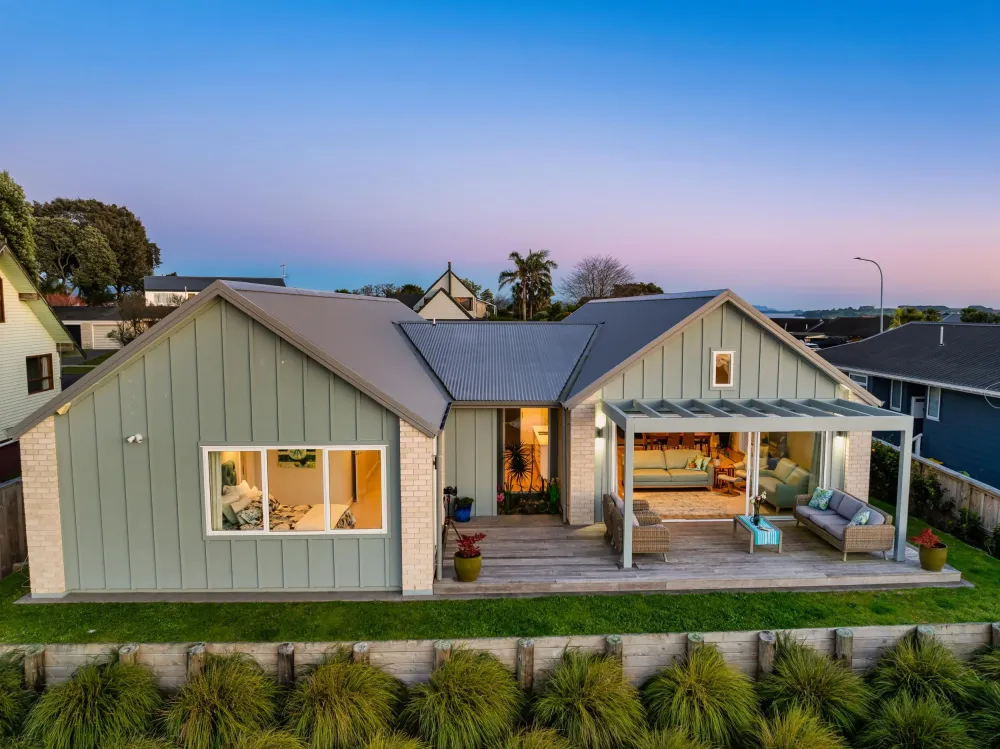 Photos of 37 Coppelia Avenue