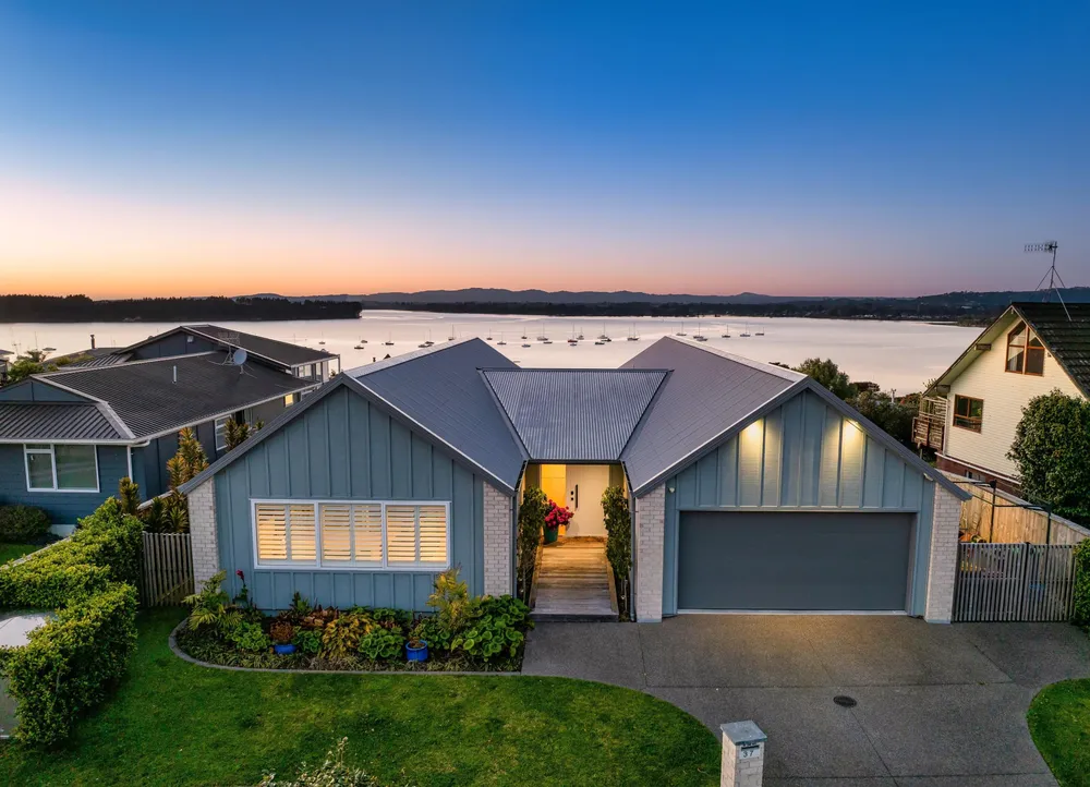 Photos of 37 Coppelia Avenue