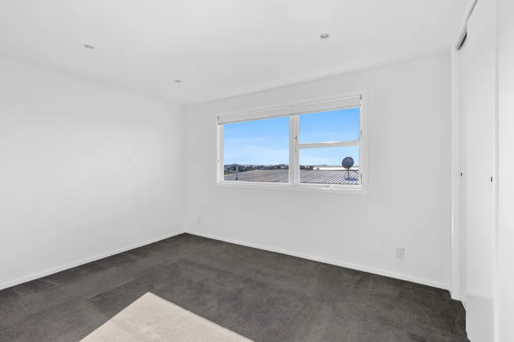 Photos of 18a Rishworth Avenue
