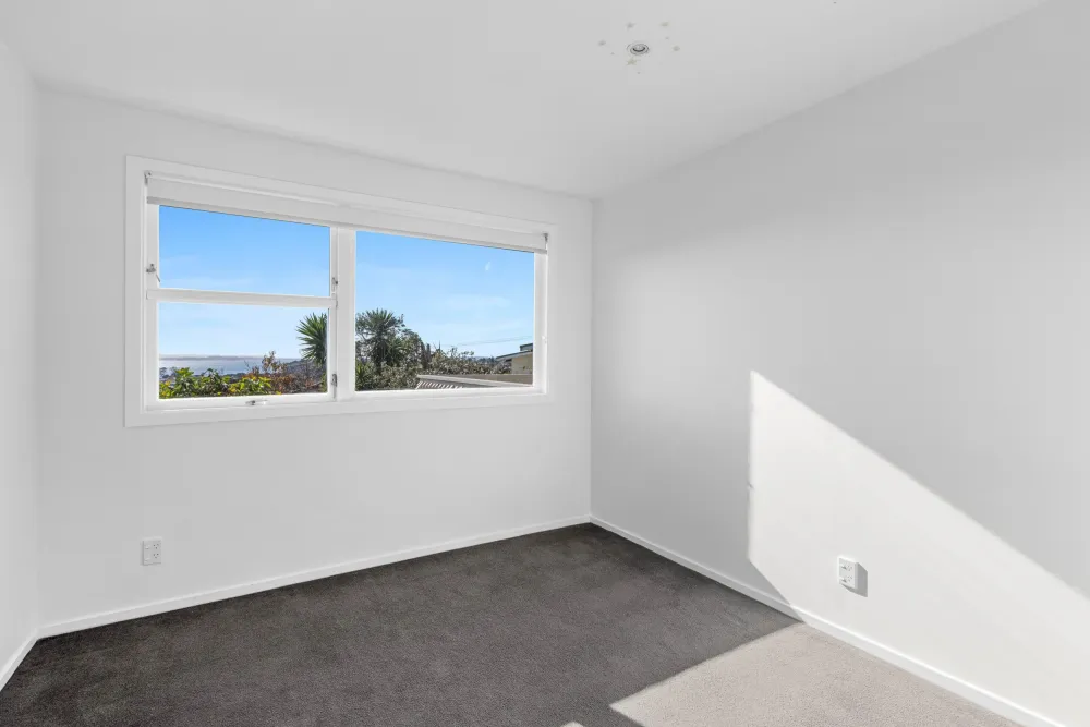 Photos of 18a Rishworth Avenue
