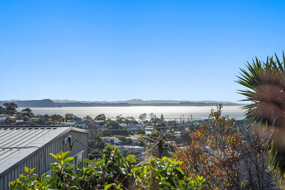 Photos of 18a Rishworth Avenue
