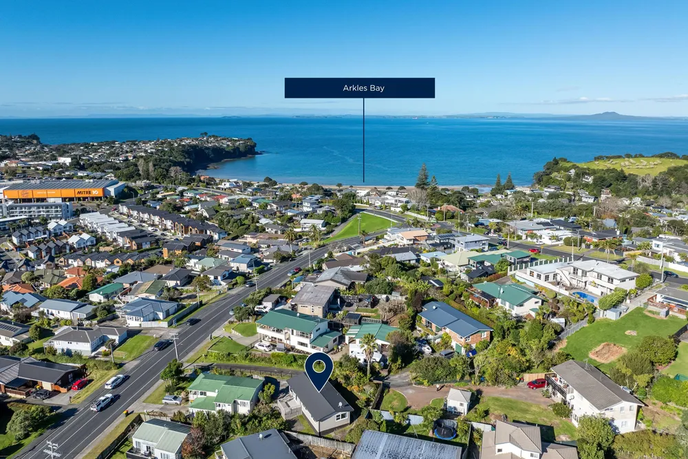 Photos of 18a Rishworth Avenue