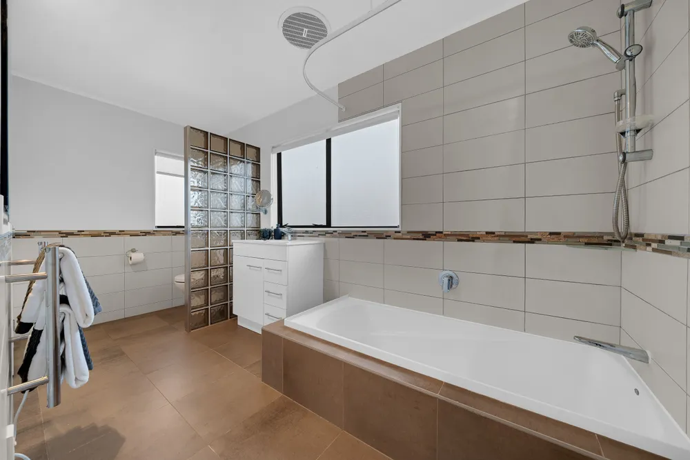 Photos of 12 Lochend Place