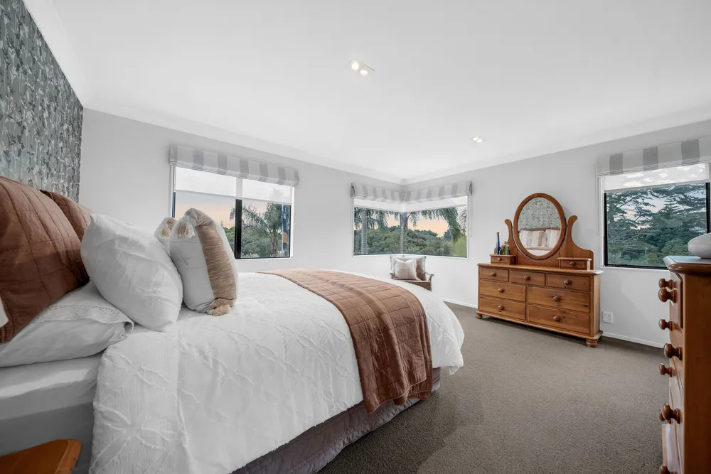 Photos of 12 Lochend Place