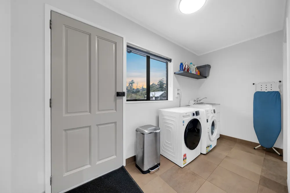 Photos of 12 Lochend Place
