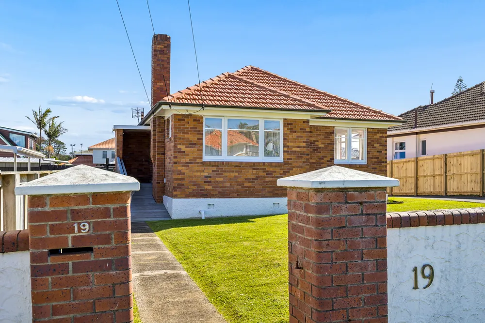 Photos of 19 Rogan Street