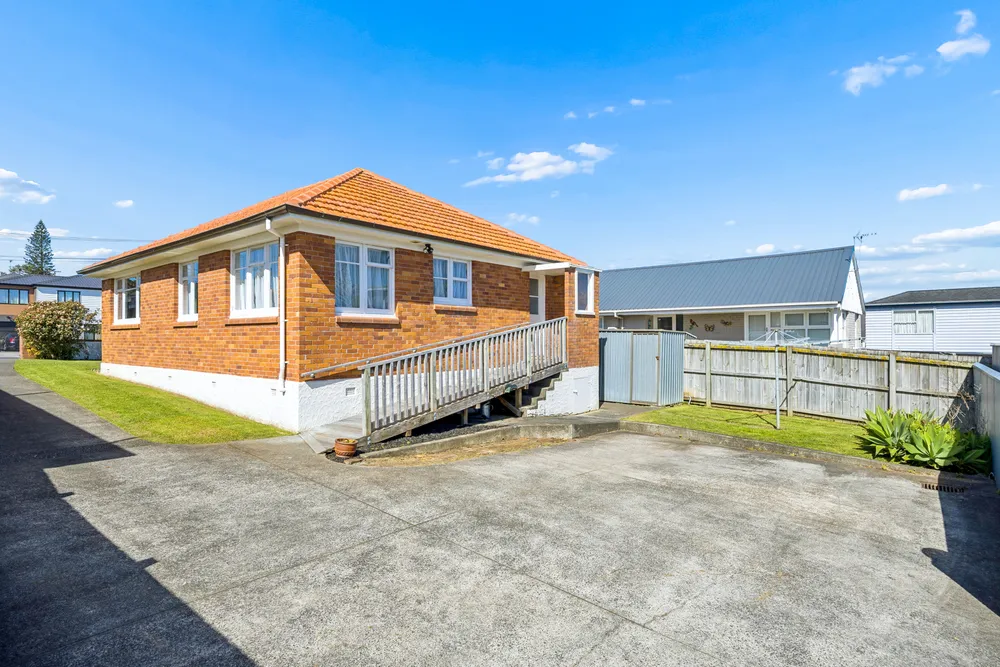 Photos of 19 Rogan Street