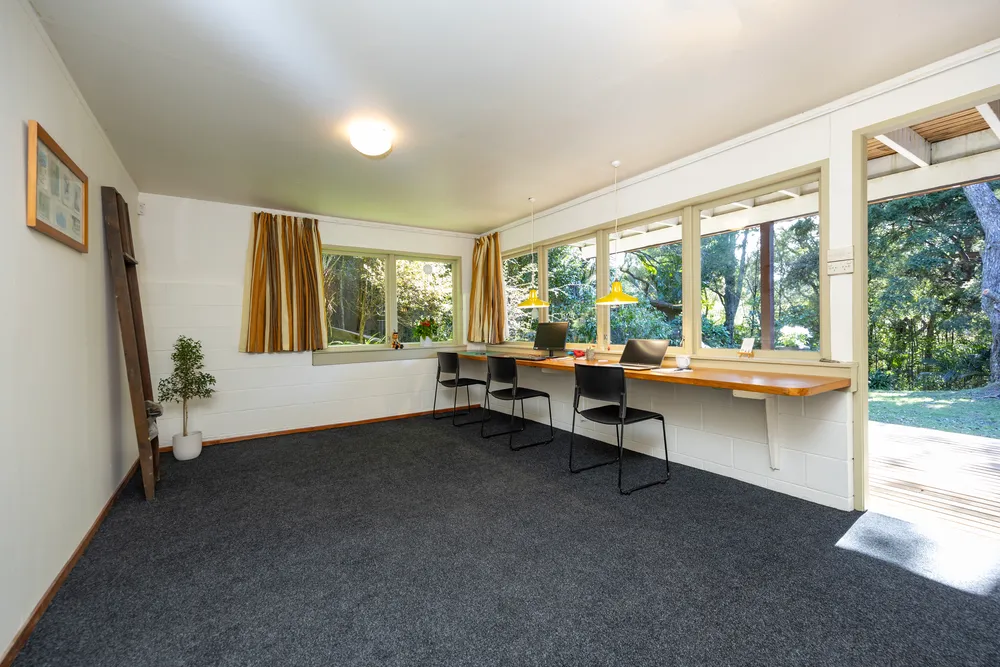 Photos of 179 Victory Road