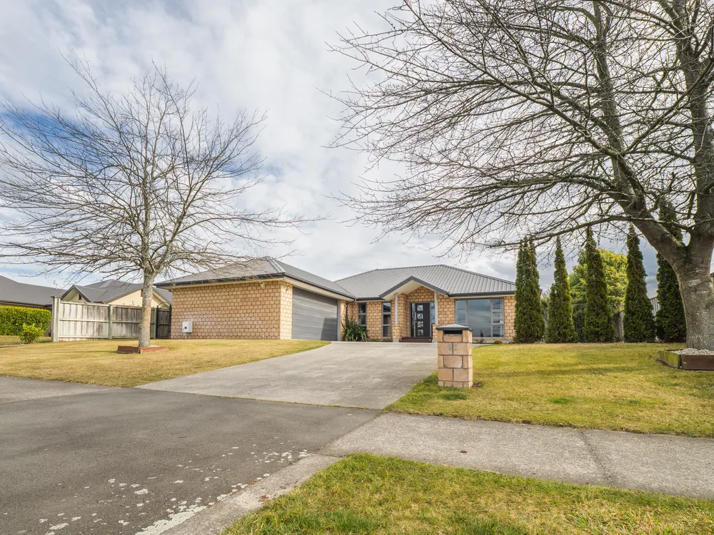 Photos of 62 Rotherham Drive